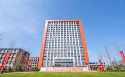 初中学历学IT，选什么学校靠谱？