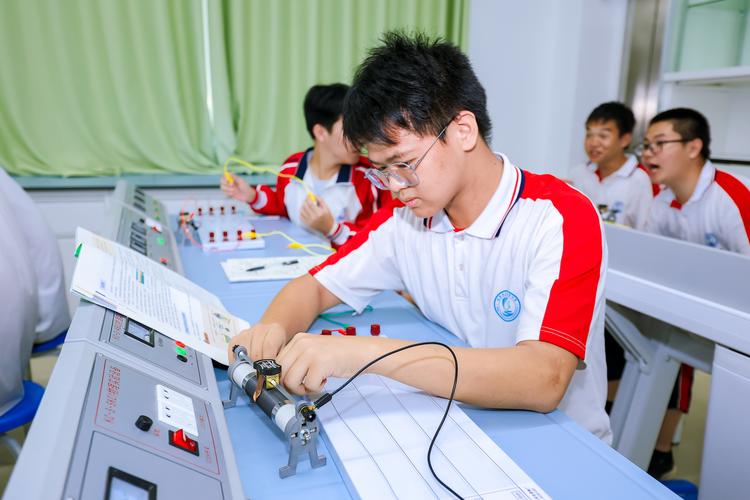 初中毕业男生学什么技术好？就业前景怎么样？-图3