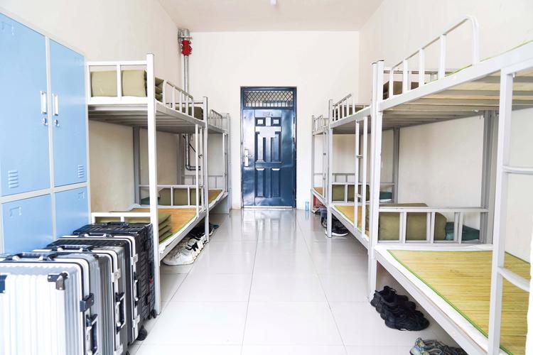 初中毕业能考地勤专业的学校有哪些？-图2