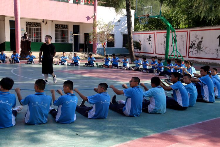 初中毕业选军事化学校,靠谱吗?-图1 初中毕业选军事化学校,靠谱吗?-图1