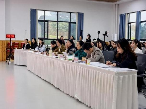 2025幼师资格证答案哪里找？-图1