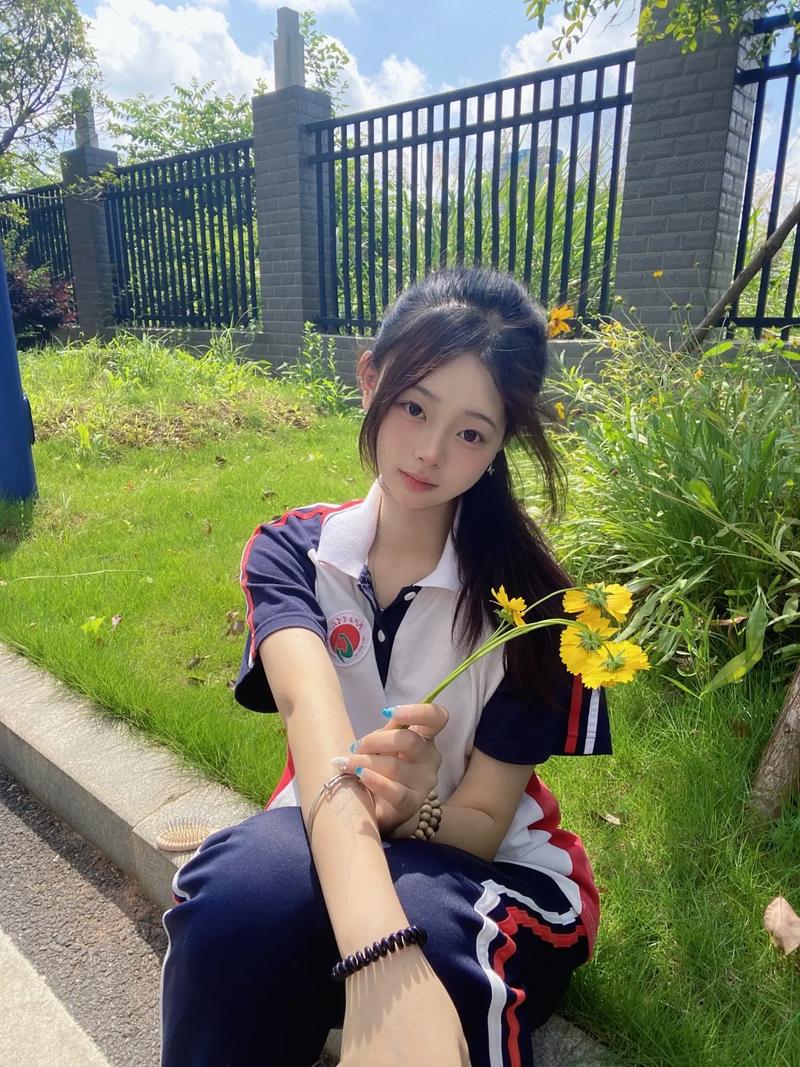 高中毕业女生学什么技能好就业有前途?-图1 高中毕业女生学什么技能好就业有前途?-图1