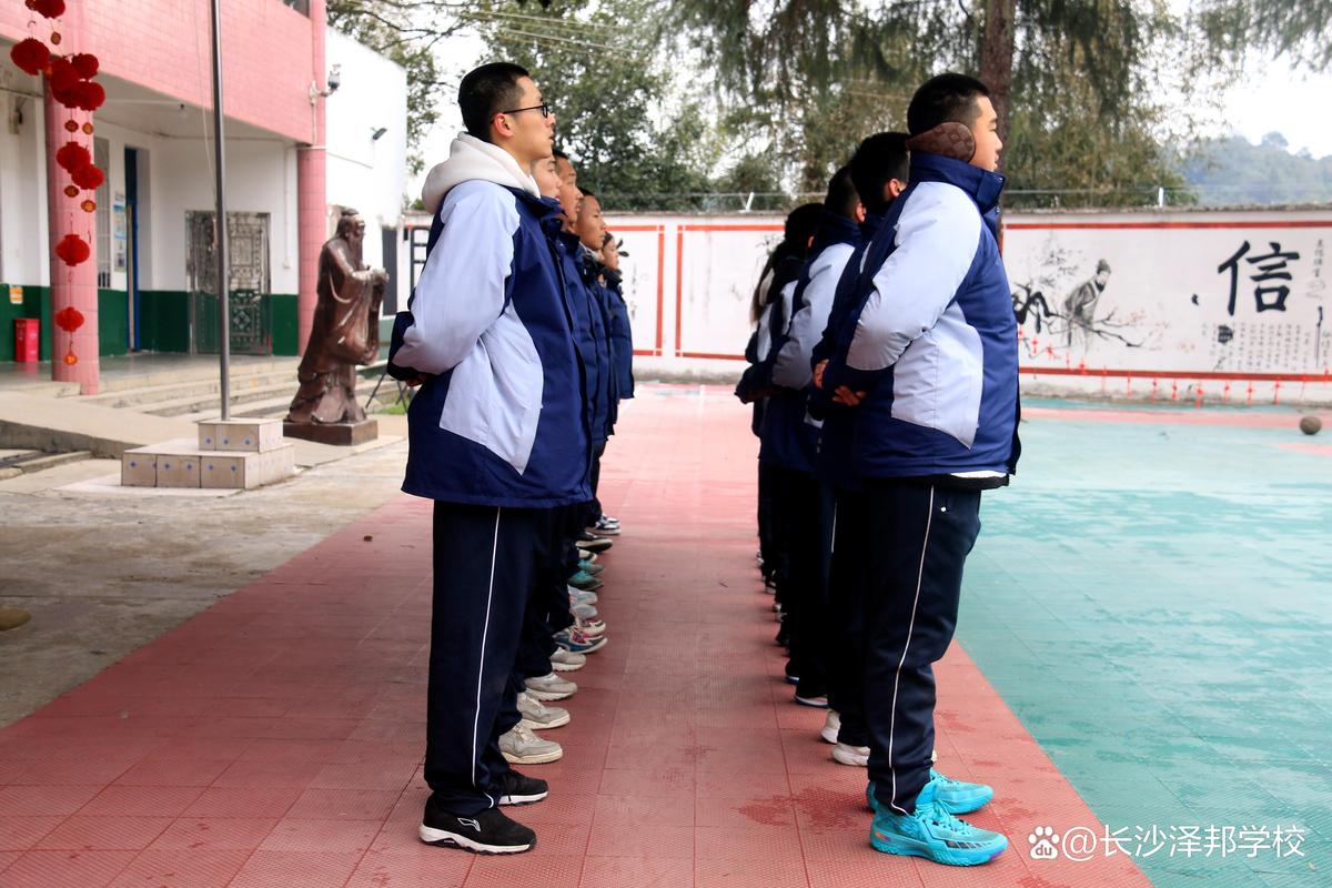 长沙初中毕业军事化学院怎么样?-图1 长沙初中毕业军事化学院怎么样?-图1