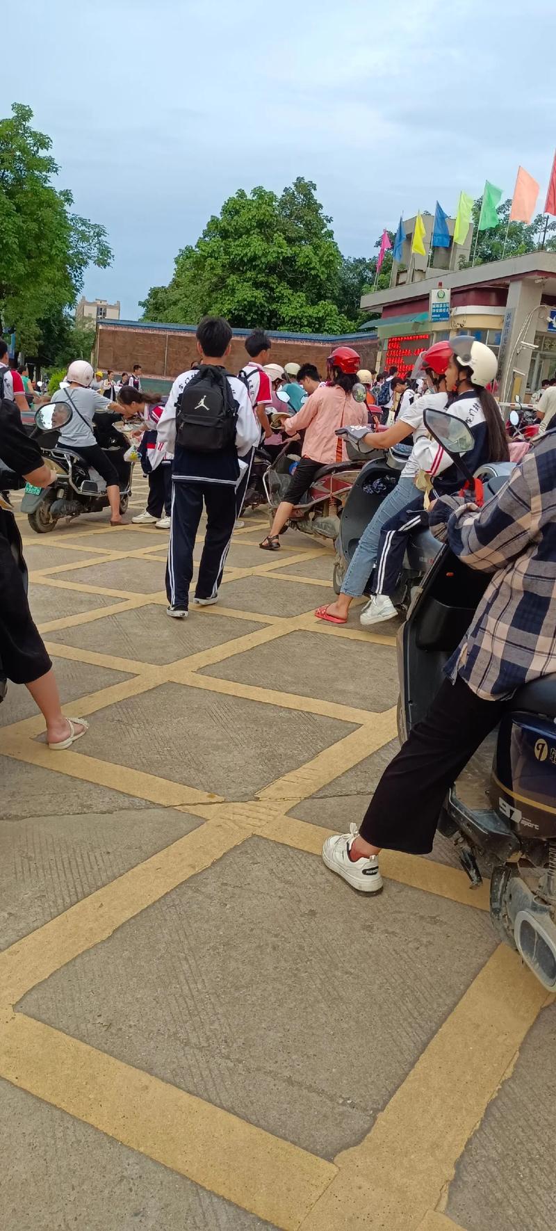 高中阶段,家长该如何科学陪伴孩子?-图2 高中阶段,家长该如何科学陪伴孩子?-图2