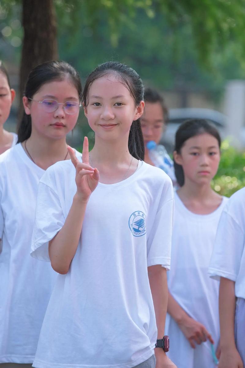 初中毕业女生学什么技术好就业？-图3