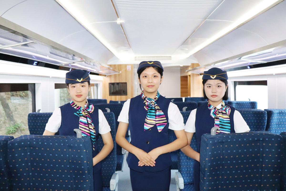 初中毕业女生学什么技术好就业？-图2