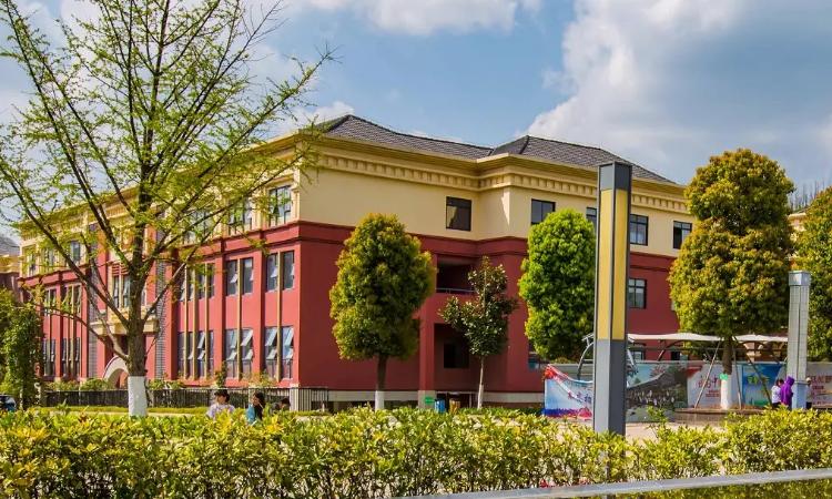 贵阳有哪些学校读幼师的-图1