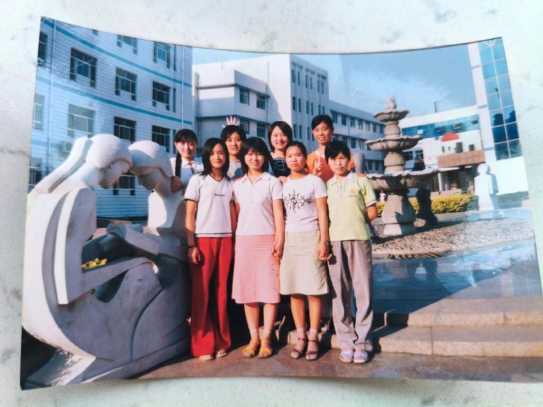 浙江卫校往届初中毕业生可报读哪些专业？-图1