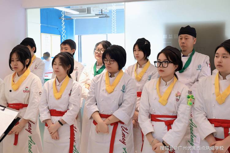 初中毕业能学甜点师吗？-图1