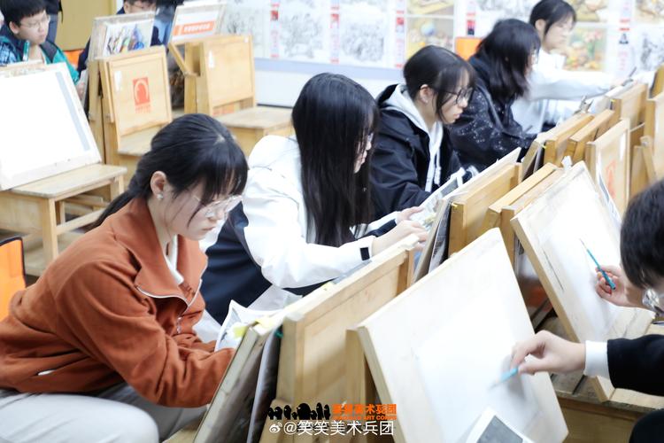 学美术选国际高中,哪些更专业?-图1 学美术选国际高中,哪些更专业?-图1