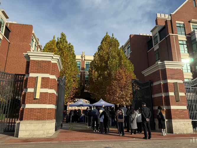 世青国际学校高中电话是多少？-图1