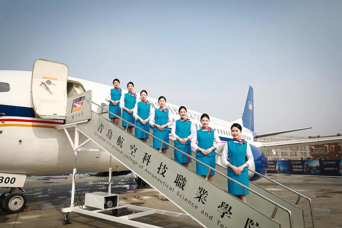 初中毕业能直接学开飞机吗?-图2 初中毕业能直接学开飞机吗?-图2