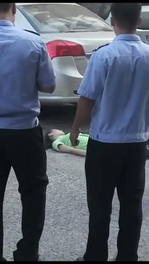 广西柳州女幼师莫某照片引关注?-图1 广西柳州女幼师莫某照片引关注?-图1