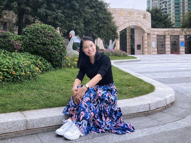 广西柳州女幼师莫某照片引关注?-图3 广西柳州女幼师莫某照片引关注?-图3