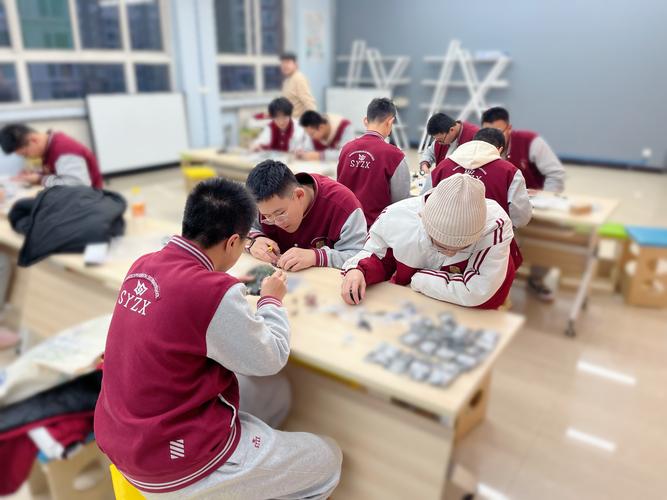 山西高中周末补课为何禁而不绝？-图2