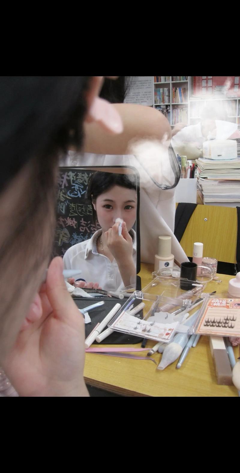 高中化妆需要什么条件-图2