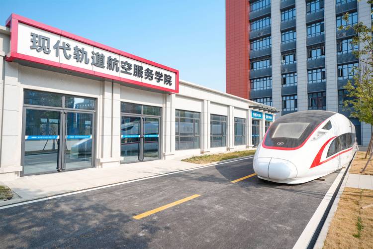 初中毕业读轻轨学校，门槛高吗？-图1