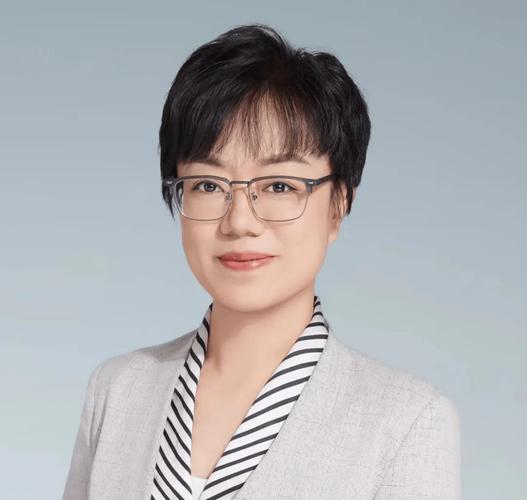 哈尔滨初中化学老师教学有何特色？-图2