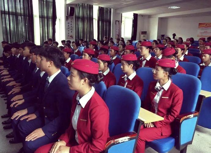 初中毕业学乘务，前景如何？-图2