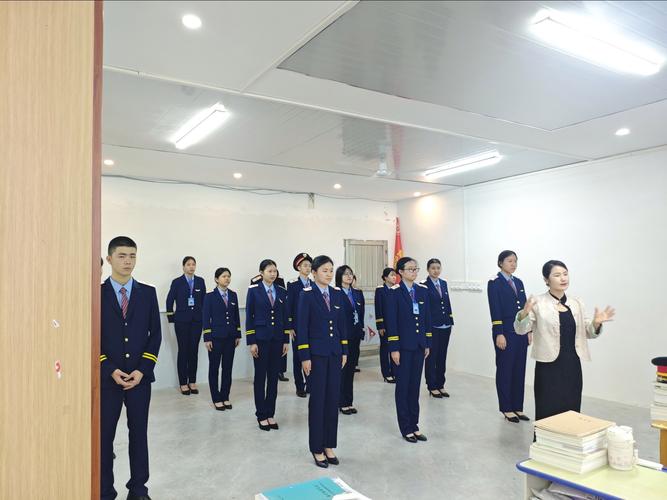 初中毕业学乘务，前景如何？-图3