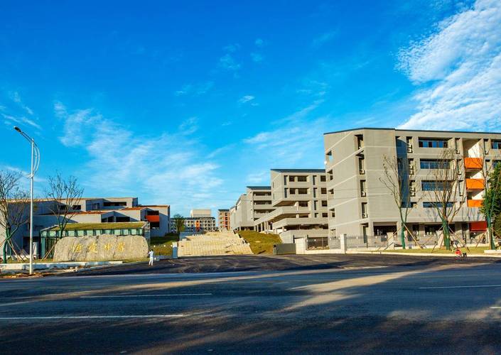 湖南哪些高中复读学校更值得选?-图3 湖南哪些高中复读学校更值得选?-图3